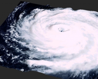 В сторону Филиппин движется сильнейший тропический шторм, который может превратиться в тайфун