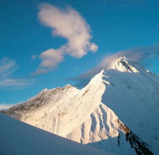 Как сохранить природную красоту горы Эверест?