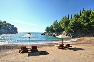 Пляжи Черногории: их все меньше, они все дороже, но качество – на высоте