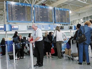 В августе греческая авиация уйдет на полмесяца в забастовку