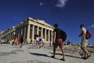 Туристы почти не ощущают кризиса в Греции