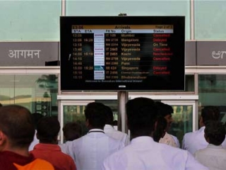 Крупная авиакомпания Kingfisher снова отменяет рейсы - туристы теряют деньги
