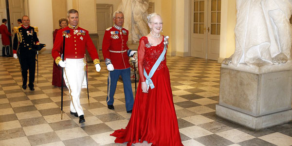 Датская королева одела артистов балета "Щелкунчик"