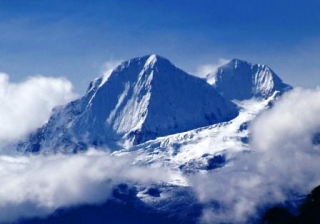 В поиске пропавшего альпиниста в Испании задействованы более ста человек