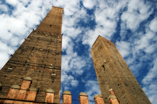 Средневековые башни могут обрушиться в Италии