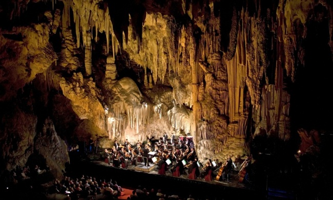 Куэва-де-Нерха – первая испанская «оптоволоконная» пещера