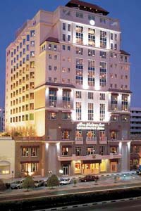 �������� Metropolitan Palace