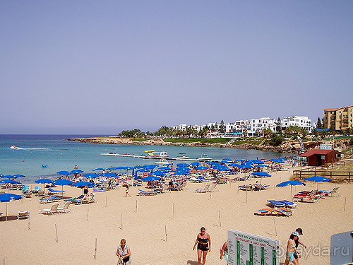 Отдых на пляже Фигового дерева