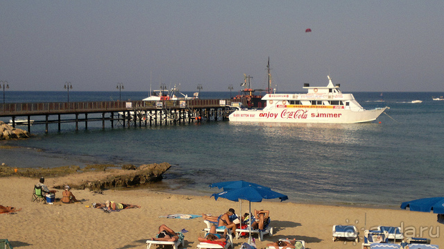 Отдых на пляже «Фламинго»