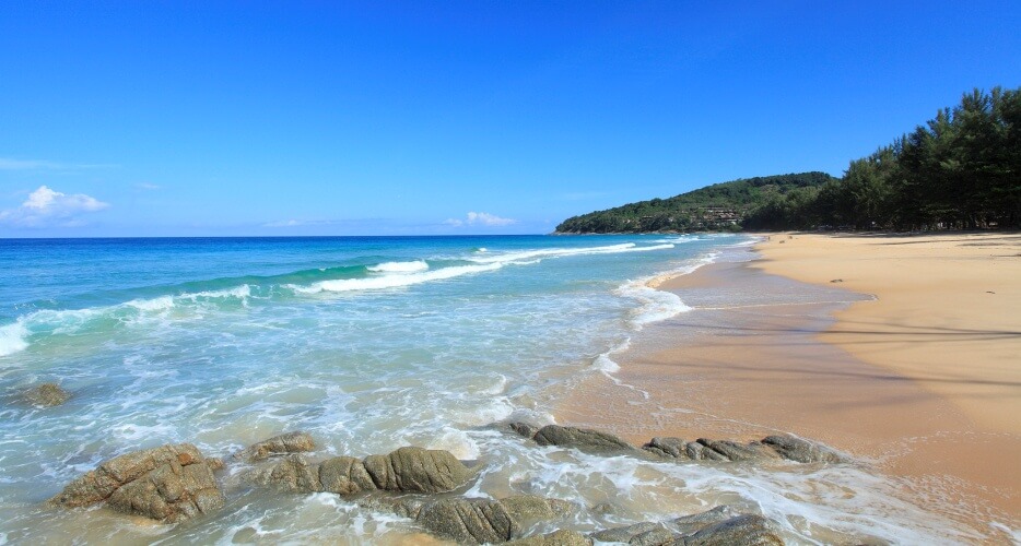 Пляж Най Тон