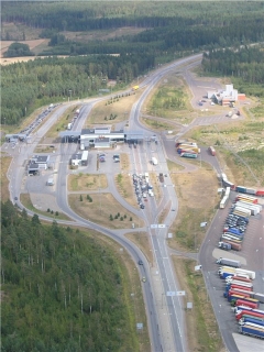 Пограничники рекомендуют россиянам пересекать границу Финляндии ночью