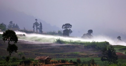 Кратер Тимбанг (плато Диенг, остров Ява) чадит ядовитыми газами