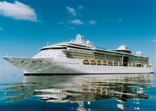 Круизный лайнер Блеск морей пострадал во время бури в Египте