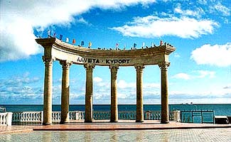 Алушта в разгар сезона может остаться без большинства мини-отелей