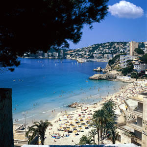 Туры на <a href=/spain/mallorka/>Майорку</a> распродаются за копейки - по цене авиабилетов