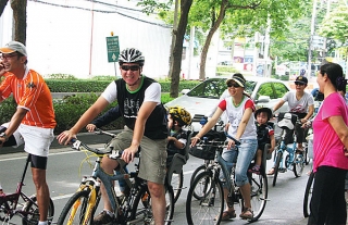 В Бангкоке появились полосы для велосипедистов