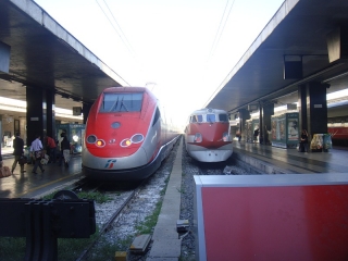 Из-за пожара во всей Италии	нарушено движение поездов	