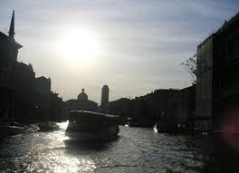 В Венеции туристов и местных жителей разведут по разным очередям