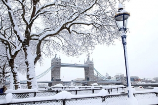 Снег в Англии нарушил рождественские планы туристов