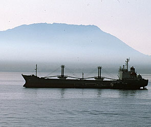 Судно с российскими туристами потерпело бедствие в Крыму