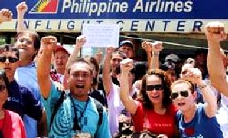 Philippine Airlines отказываются принять обратно забастовщиков