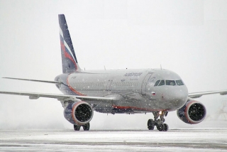 Московские аэропорты продолжают задерживать рейсы из-за ледяного дождя