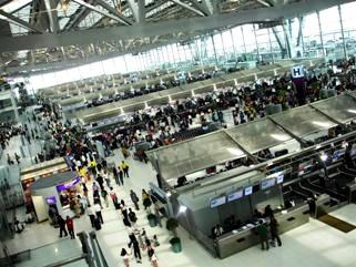 Власти Бангкока заявляют, что аэропорт Suvarnabhumi выдержит наводнение