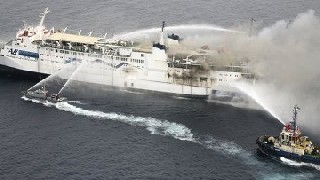 Российские и египетские пассажиры эвакуированы с горящего в Красном море парома 