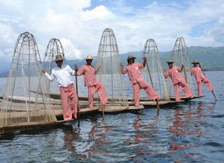 Бирма борется с пластиковыми пакетами