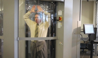 В Британии не хотят отказываться от "раздевающих сканеров"