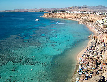 Власти Шарм-эль-Шейха вновь разрешили туристам заходить в воду