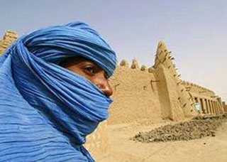 В Мали боевики похитили трех туристов