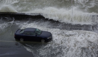 Последствия сильнейшего шторма ликвидируют на Филиппинах