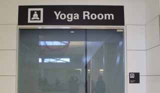 Перед вылетом из Сан-Франциско туристам предлагают сходить на йогу