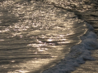 Гигантские волны топят курорты <a href=/bulgaria/>Болгарии</a>