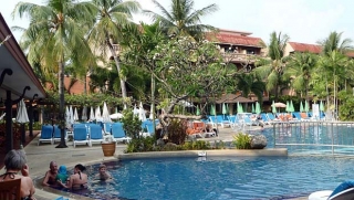 В результате утечки хлора в бассейне тайского отеля госпитализированы туристы