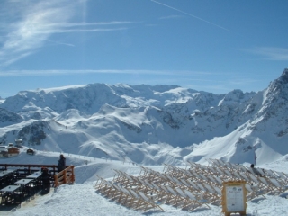 Туристов Куршевеля развлекут фестивалем фейерверков и согреют глинтвейном