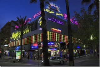 Испанский курорт Льорет-де-Мар начинает борьбу с &laquo;алкогольным туризмом&raquo;