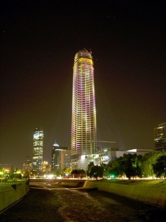 Самое высокое здание Южной Америки находится в Сантьяго, столице Чили