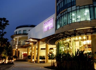 Работники баров и ресторанов Пхукета требуют отмены комендантского часа