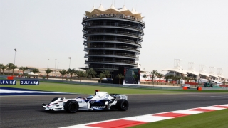 Бахрейн проводит гонки 