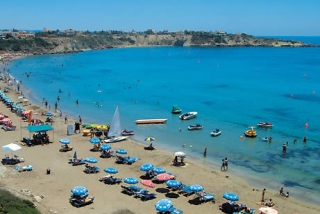 На пляжах Пафоса больше нет песка