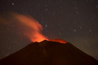Облако вулканического пепла движется к Мехико