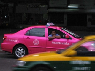 Таксистов Пхукета заставят снизить цены 