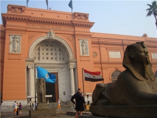  Египет открывает банки и музеи после беспорядков