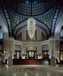Выставка Swarovski в отеле Four Seasons Hotel George V в Париже