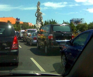 Из-за бесконечных пробок Бали рискует остаться без туристов