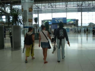 Из чемоданов туристов в аэропорту Бангкока пропадают вещи