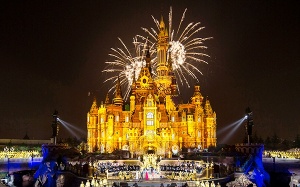 В Шанхае открылся Диснейленд