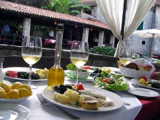 Цветочный фестиваль для любителей поесть пройдет в Черногории